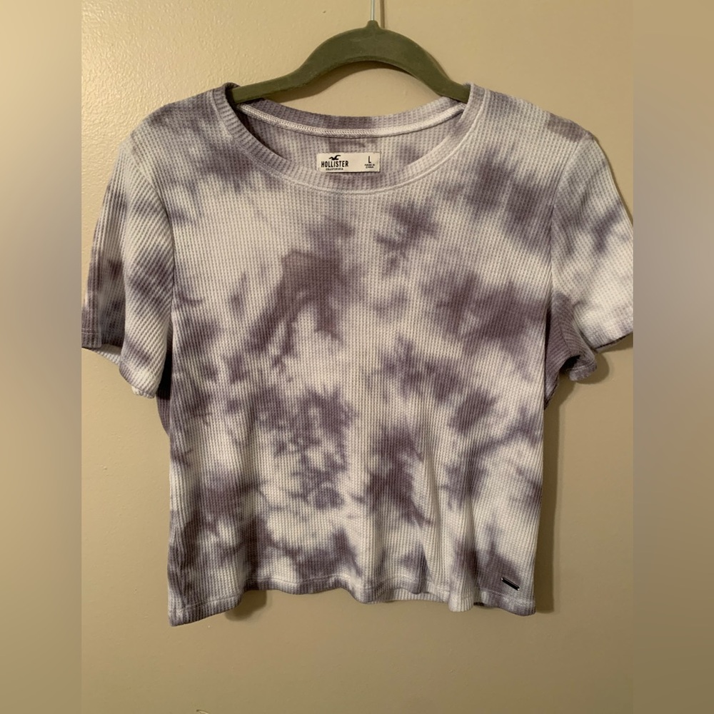 Hollister shirt. 3